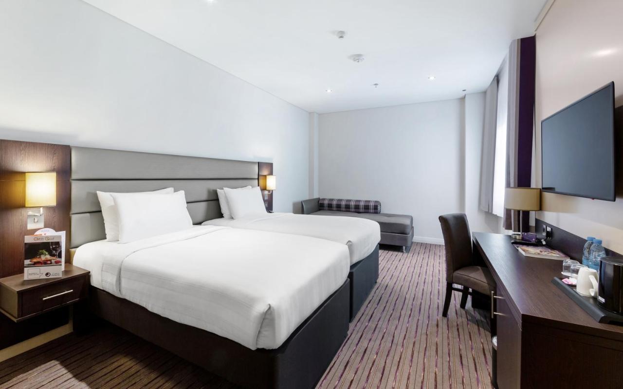 Premier Inn Doha Airport Exterior foto